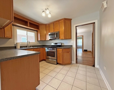 327 S Michigan Avenue - Photo Thumbnail 5