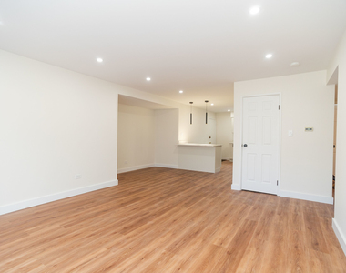 9446 Bay Colony Drive - Photo Thumbnail 7
