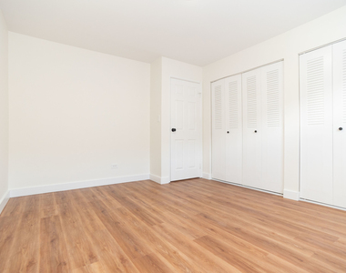 9446 Bay Colony Drive - Photo Thumbnail 11