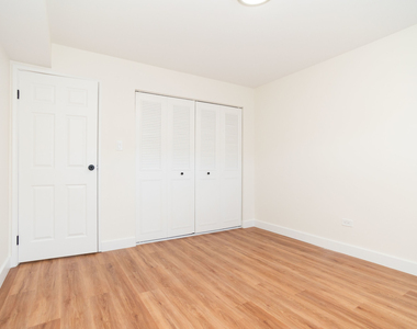 9446 Bay Colony Drive - Photo Thumbnail 13