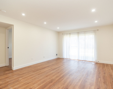 9446 Bay Colony Drive - Photo Thumbnail 6