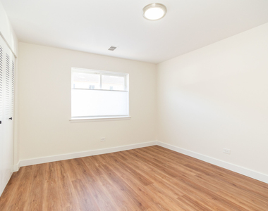 9446 Bay Colony Drive - Photo Thumbnail 10