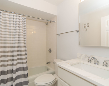 9446 Bay Colony Drive - Photo Thumbnail 14
