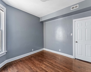 3535 W Walnut Street - Photo Thumbnail 12