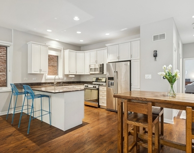 1411 N Mohawk Street - Photo Thumbnail 6