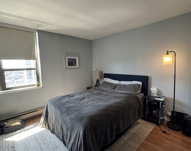 2740 N Pine Grove Avenue - Photo Thumbnail 7