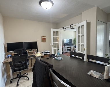 2740 N Pine Grove Avenue - Photo Thumbnail 3