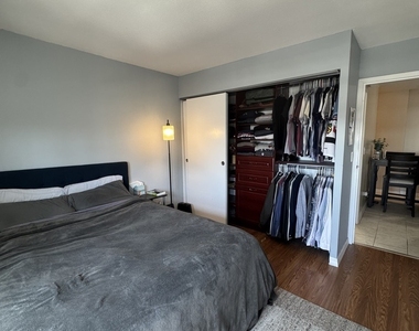 2740 N Pine Grove Avenue - Photo Thumbnail 8