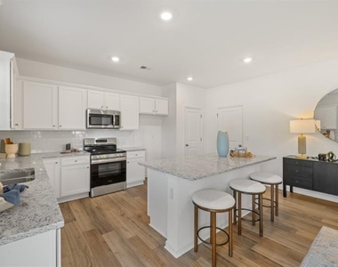 465 Madison Lakeview Drive - Photo Thumbnail 8