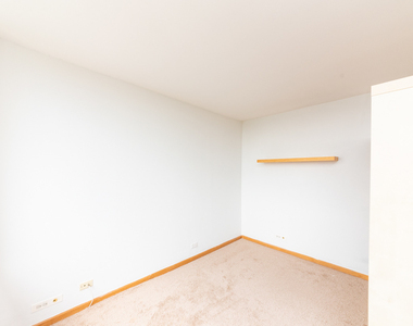 1455 N Sandburg Terrace - Photo Thumbnail 3
