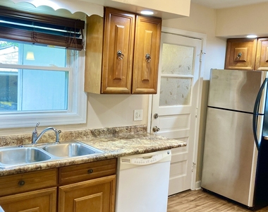 207 Village Road - Photo Thumbnail 5