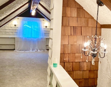 207 Village Road - Photo Thumbnail 10