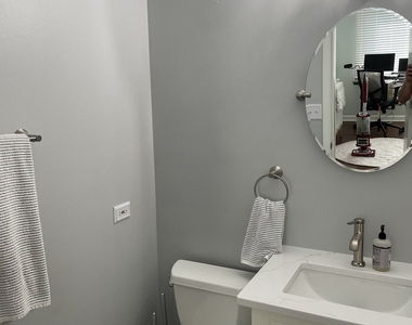 680 N Green Street - Photo Thumbnail 9