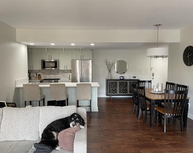 680 N Green Street - Photo Thumbnail 6