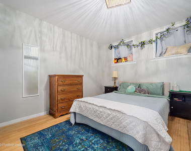 2118 W North Avenue - Photo Thumbnail 9