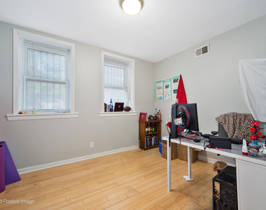 2118 W North Avenue - Photo Thumbnail 11