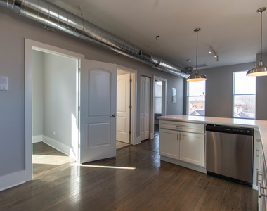 2117 W 18th Street - Photo Thumbnail 3