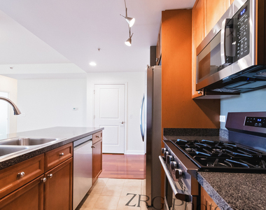 300 Anthony Avenue - Photo Thumbnail 3