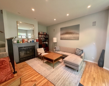 1241 W Fletcher Street - Photo Thumbnail 1