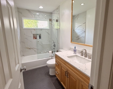 1241 W Fletcher Street - Photo Thumbnail 6