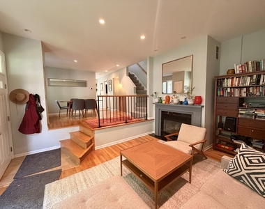 1241 W Fletcher Street - Photo Thumbnail 2