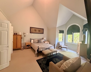1241 W Fletcher Street - Photo Thumbnail 5