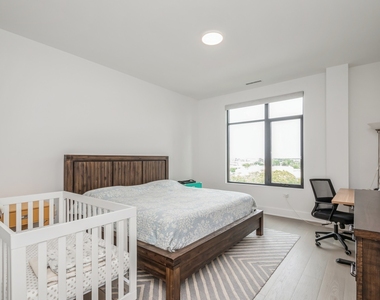1701 W Webster Avenue - Photo Thumbnail 10