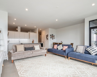 1701 W Webster Avenue - Photo Thumbnail 6