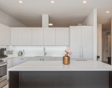1701 W Webster Avenue - Photo Thumbnail 7
