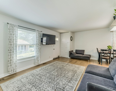 242 Harvest Court - Photo Thumbnail 8