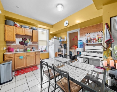 2728 N Drake Avenue - Photo Thumbnail 5