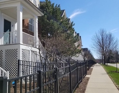 484 W Wood Street - Photo Thumbnail 1