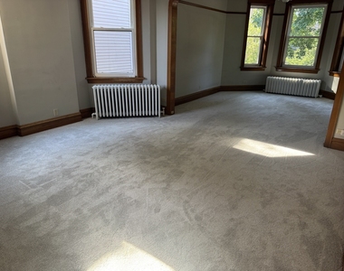 2005 W Greenleaf Avenue - Photo Thumbnail 2