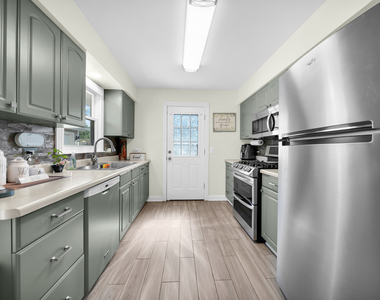 3641 Pandola Avenue - Photo Thumbnail 10