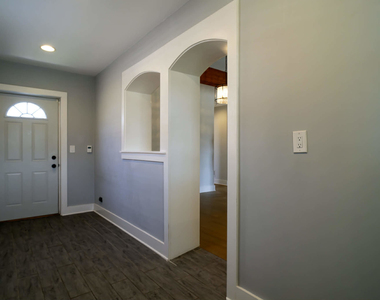 2537 Willow Street - Photo Thumbnail 12