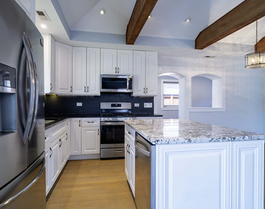 2537 Willow Street - Photo Thumbnail 3