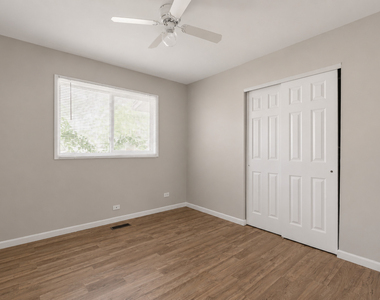 6847 Hawthorne Lane - Photo Thumbnail 9