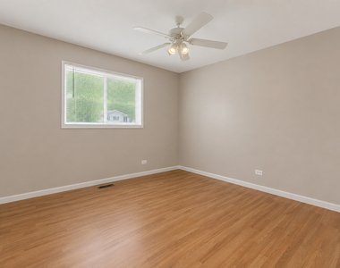 6847 Hawthorne Lane - Photo Thumbnail 11