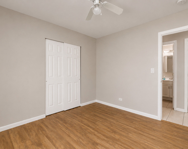 6847 Hawthorne Lane - Photo Thumbnail 13