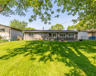 6847 Hawthorne Lane - Photo Thumbnail 2