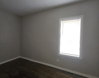 5244 S Ashland Avenue - Photo Thumbnail 6