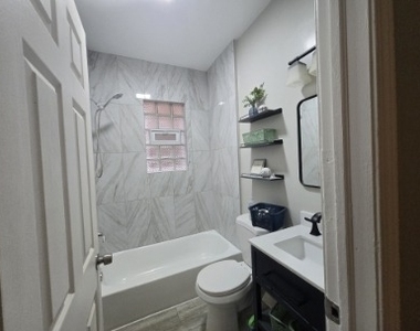 5244 S Ashland Avenue - Photo Thumbnail 3