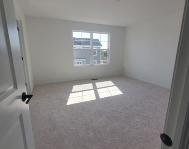4499 Chelsea Manor Circle - Photo Thumbnail 7