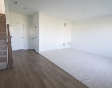 4499 Chelsea Manor Circle - Photo Thumbnail 3
