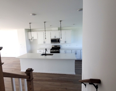 4499 Chelsea Manor Circle - Photo Thumbnail 4