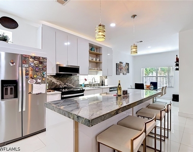 10735 San Tropez Circle - Photo Thumbnail 5