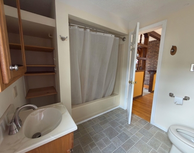 246 E Mason - Photo Thumbnail 11
