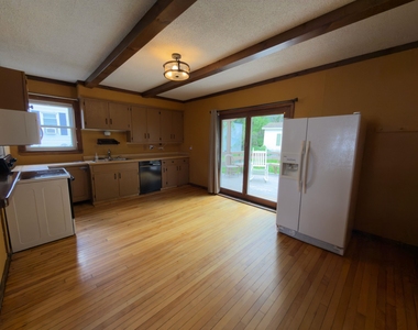 246 E Mason - Photo Thumbnail 7