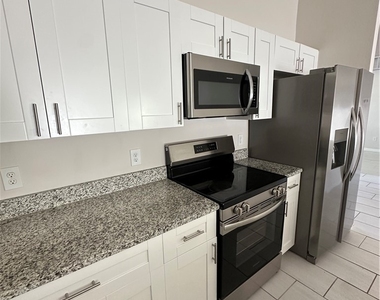 1027 Andalusia Boulevard - Photo Thumbnail 11