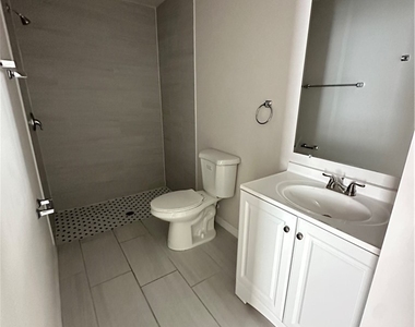 1027 Andalusia Boulevard - Photo Thumbnail 5